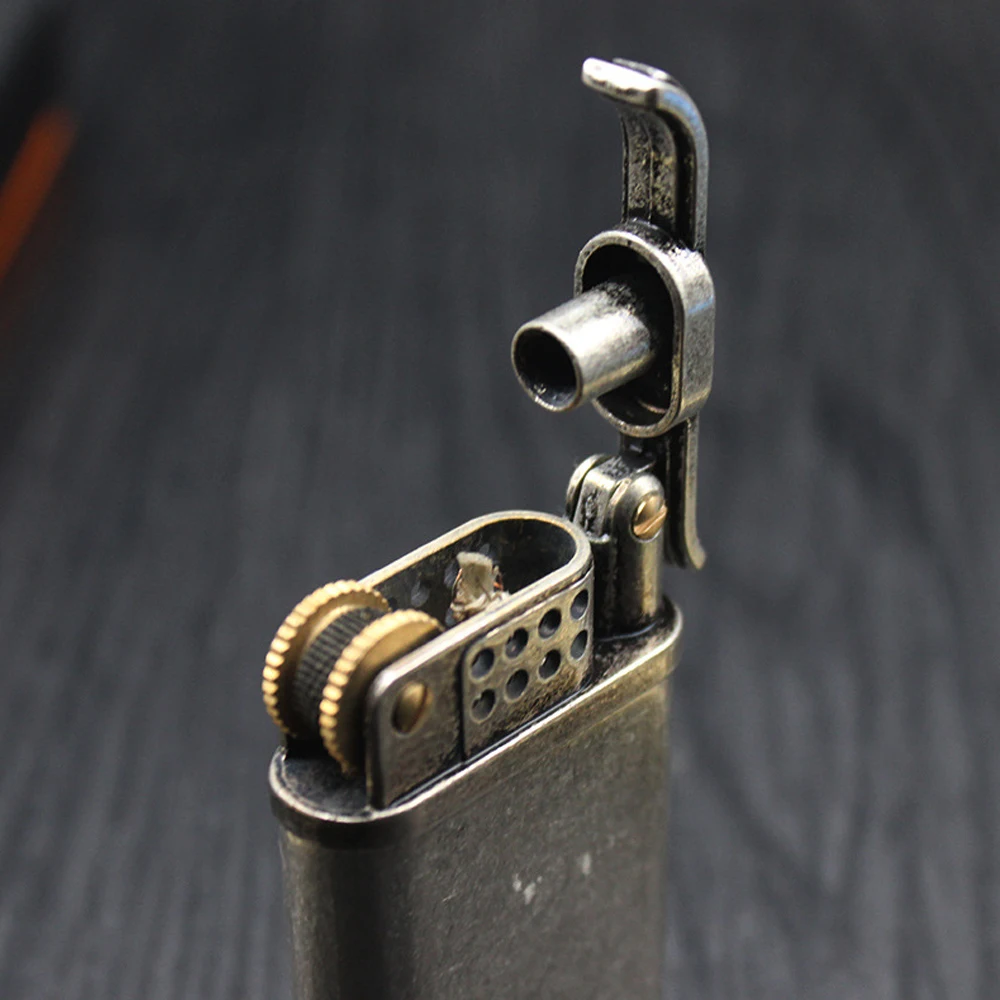 Zinc Alloy Fuel Kerosene Lighter Vintage Gasoline Windproof Rolling Grinding Wheels Flint Cigarette Lighters Gadget For Men