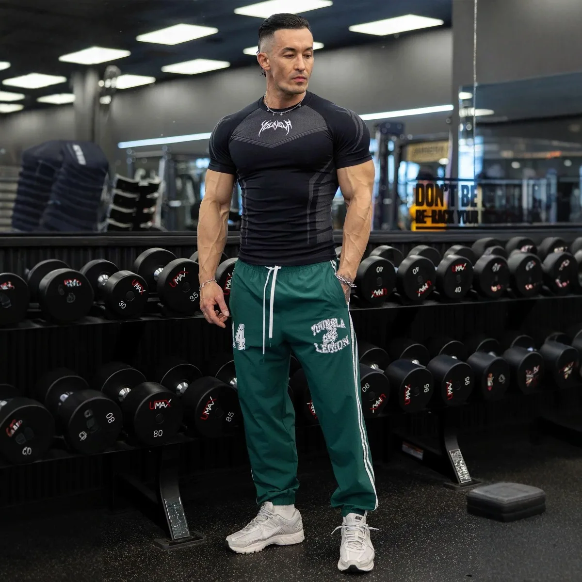 

YOUNGLA's new American-style men's sports pants for gym fitness, quick-drying, breathable and elastic casual trousers