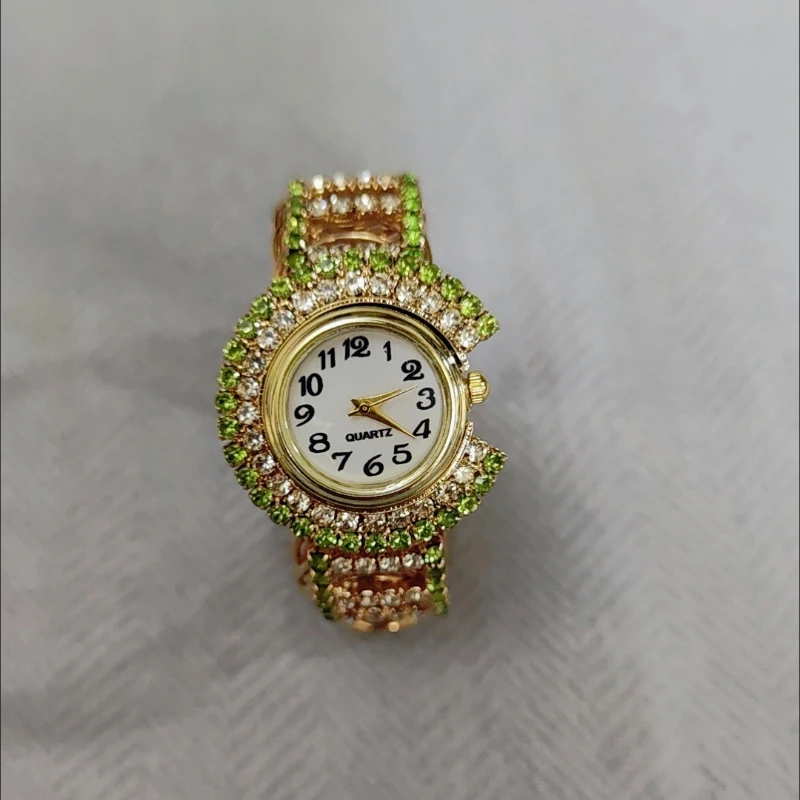 New Gold Women's Bracelet Watch Aesthetic Retro Diamond Inlaid Accessories Trendy Luxury Quartz Wristwatches Hand Clock Ladies