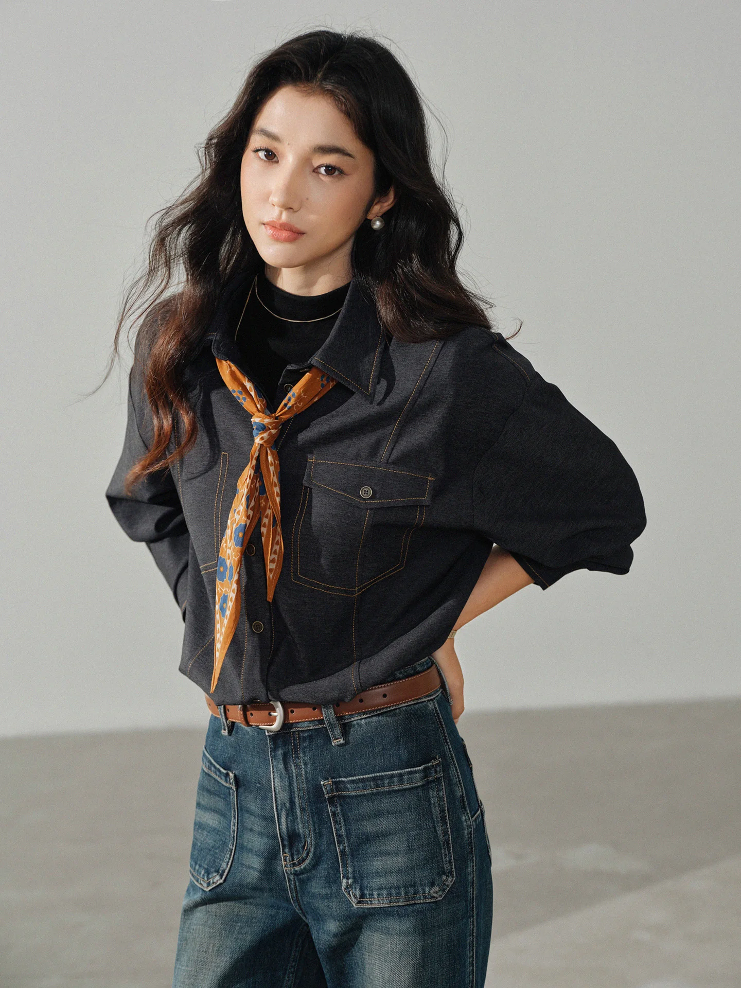 Casual overhemdjack met contrasterende steek Losse blouse met lange mouwen voor dames Stijlvol overhemd met kraag voor de herfst Gelaagde slanke look