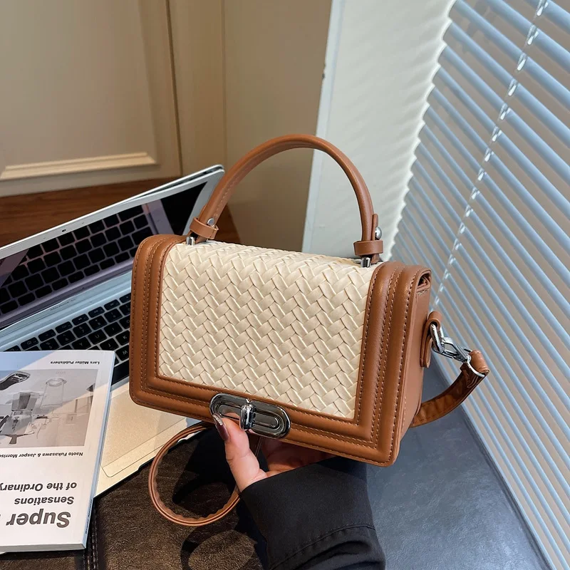 

2025 New European Shoulder Bag Women High-end Textured Trendy Crossbody Handheld Square Purse