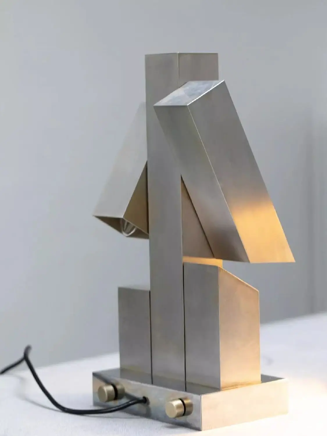 Interstellar Crossing Robot Bauhaus Ornament Model Room Living Room Study Creative Stainless Steel Metal Atmosphere Desk Lamp