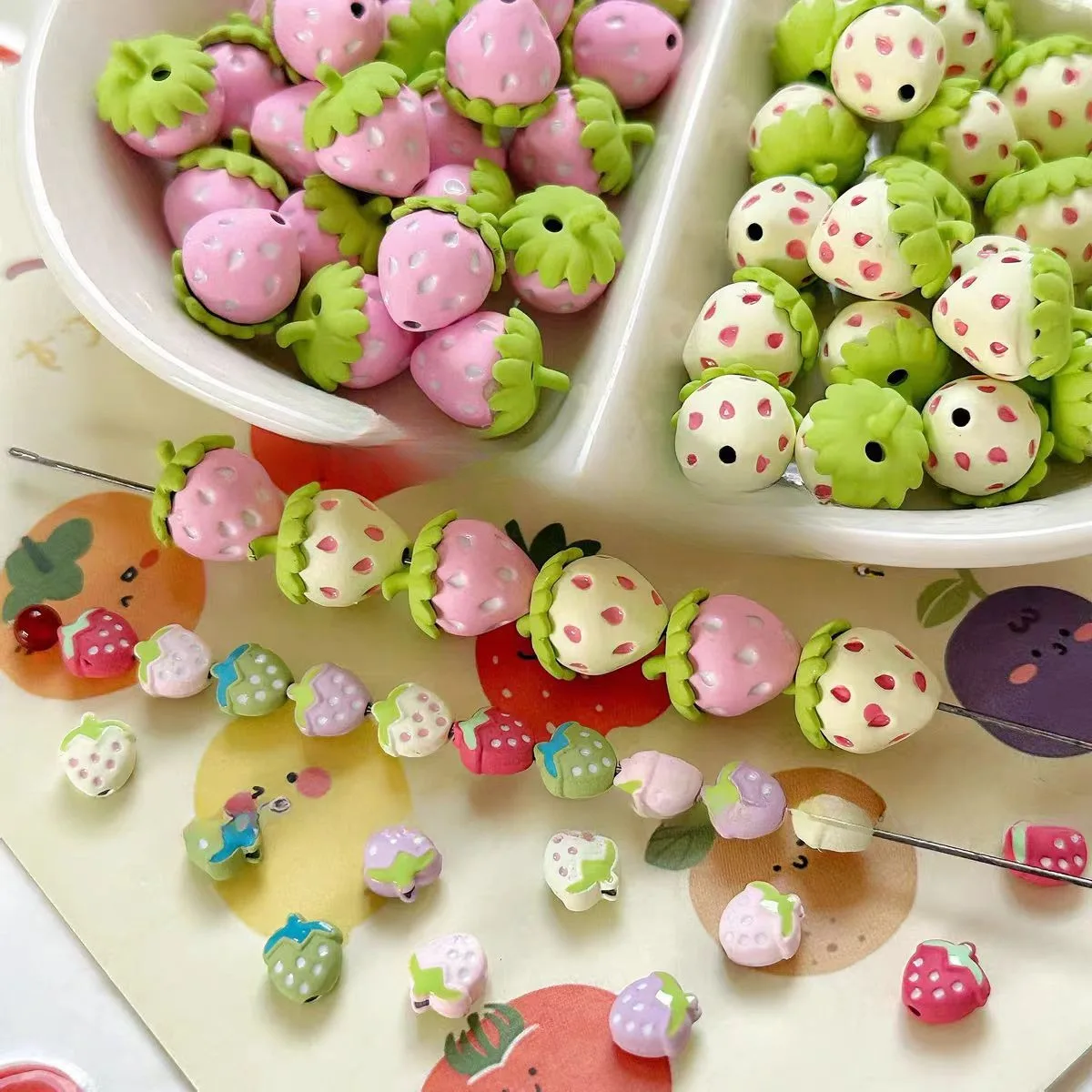 

Alloy cute three-dimensional hand-feel paint strawberry beaded bracelet necklace mobile phone chain diy accessories handcrafted