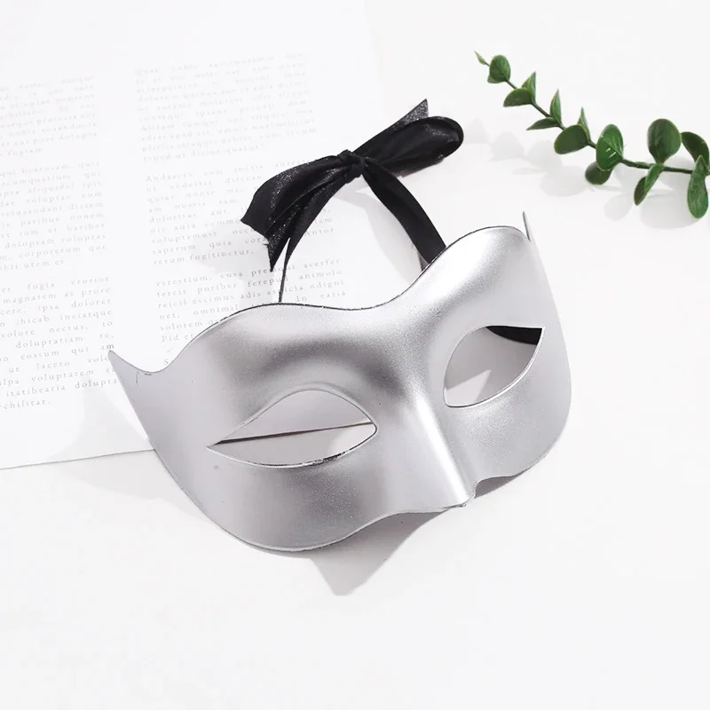 Donna Uomo Maschera da travestimento da gentiluomo sexy Maschera da ballo Puntelli per feste di Halloween Maschera retrò bianca nera Mezza faccia in plastica Cosplay