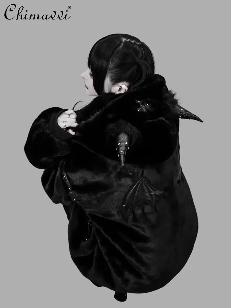 Japanse Harajuku klinknagel PU-leer versierd losse pluche jas met capuchon Winter nieuwe punk lange mouw warme losse damesjas