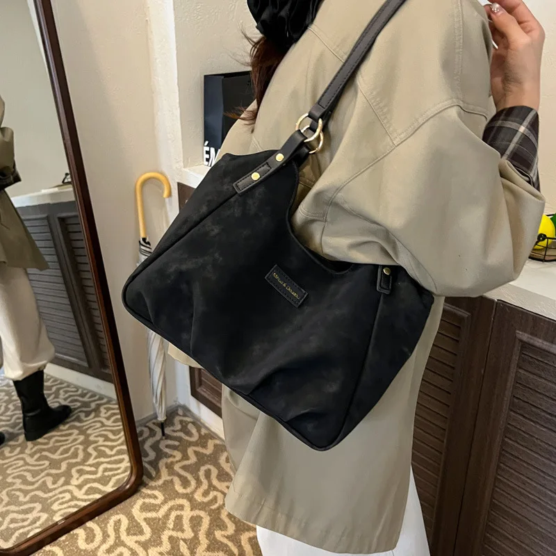 حقيبة يد عصرية لعام 2025، محفظة ركاب متعددة الاستخدامات للنساء، حقيبة كاجوال تحت الإبط، حقيبة كتف واسعة، حقيبة كروس ليلاً ونهارًا