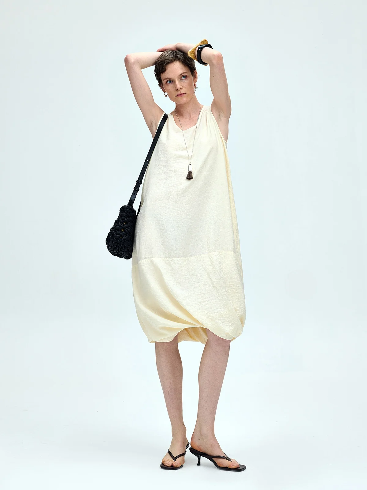 

UZZO l Texture Silk Blend Pleated Dr Casual Sensation H-Line Long Dr round Ne Svel High Waist Commute Sle