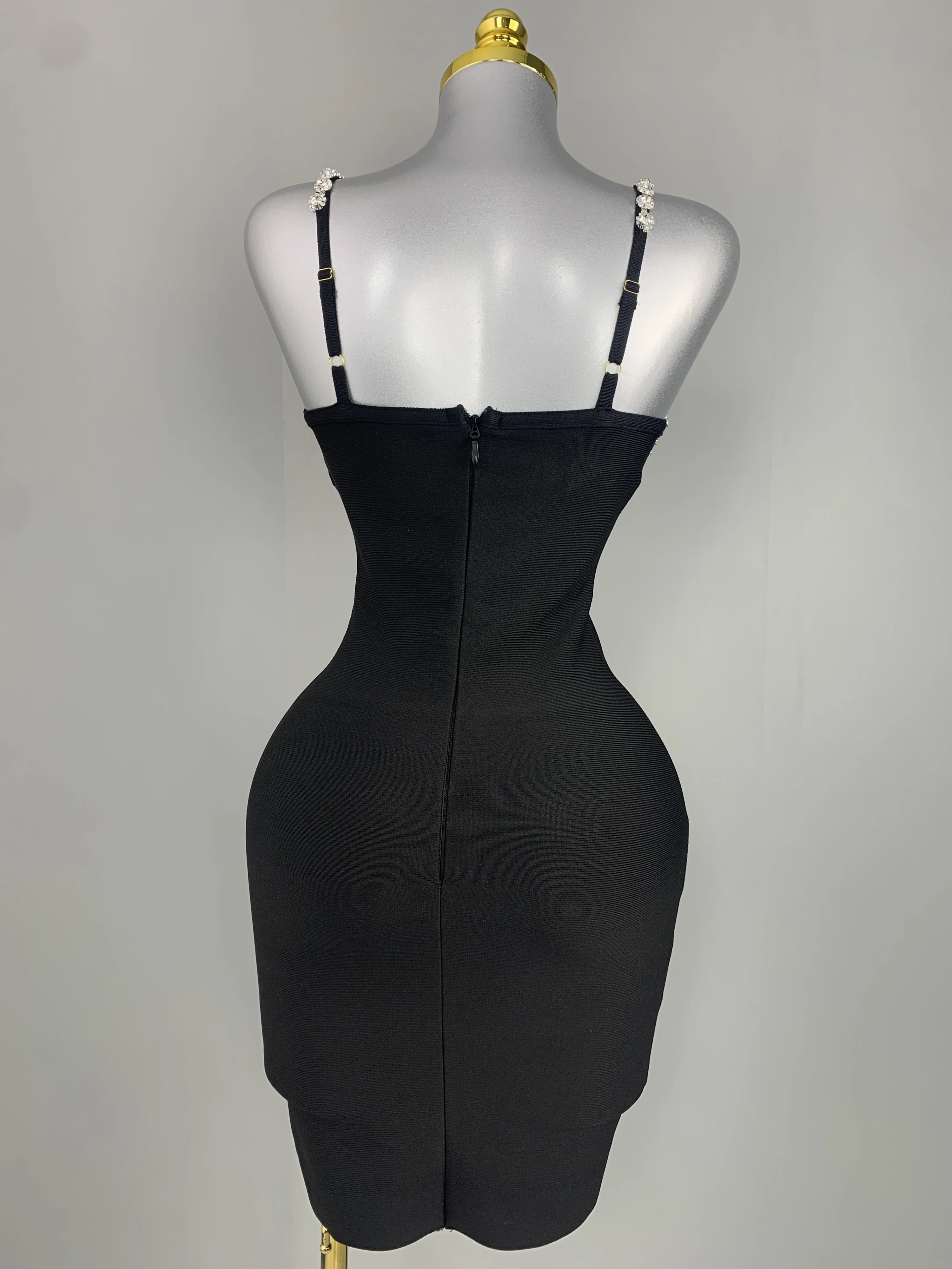 Women\'s Sexy V Neck Beading Diamonds Black Mini Bodycon Bandage Dresses 2026 Summer Fashion Elegant Evening Cocktail Party Dress