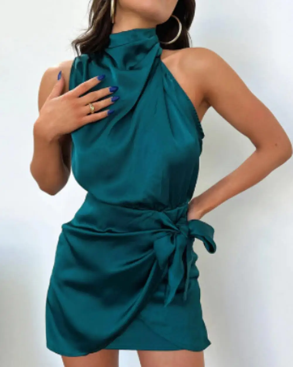 

Сексуальные облегающие платья на шнуровке, летние модные платья без рукавов с лямкой на шее, яркое однотонное женское короткое платье для телефона