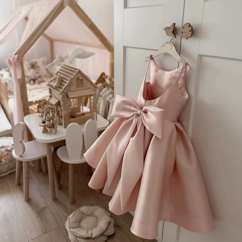 Pink Flower Girl Dress, Elegant Party Dress, Oversized Bow, Ideal Choice for Special Occasions, Birthday Parties