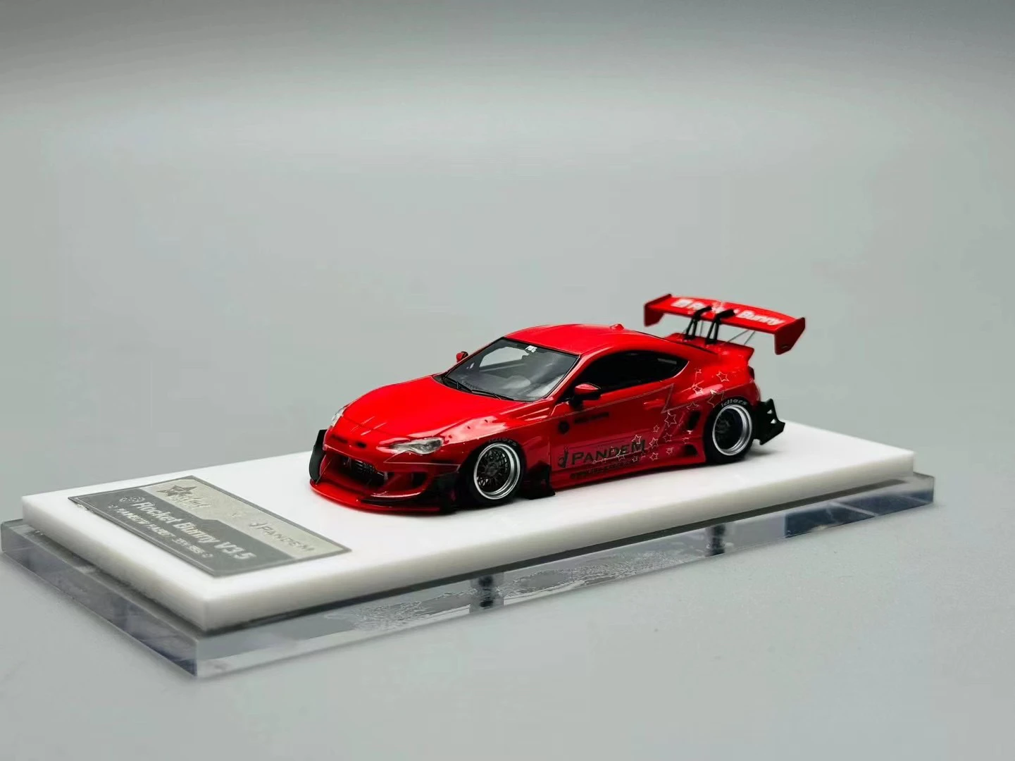 1:64 PANDEM Rocket Rabbit GT86 resina modelo de carro de simulação em miniatura, decoração para adultos, brinquedo de menino, presente de aniversário de feriado infantil