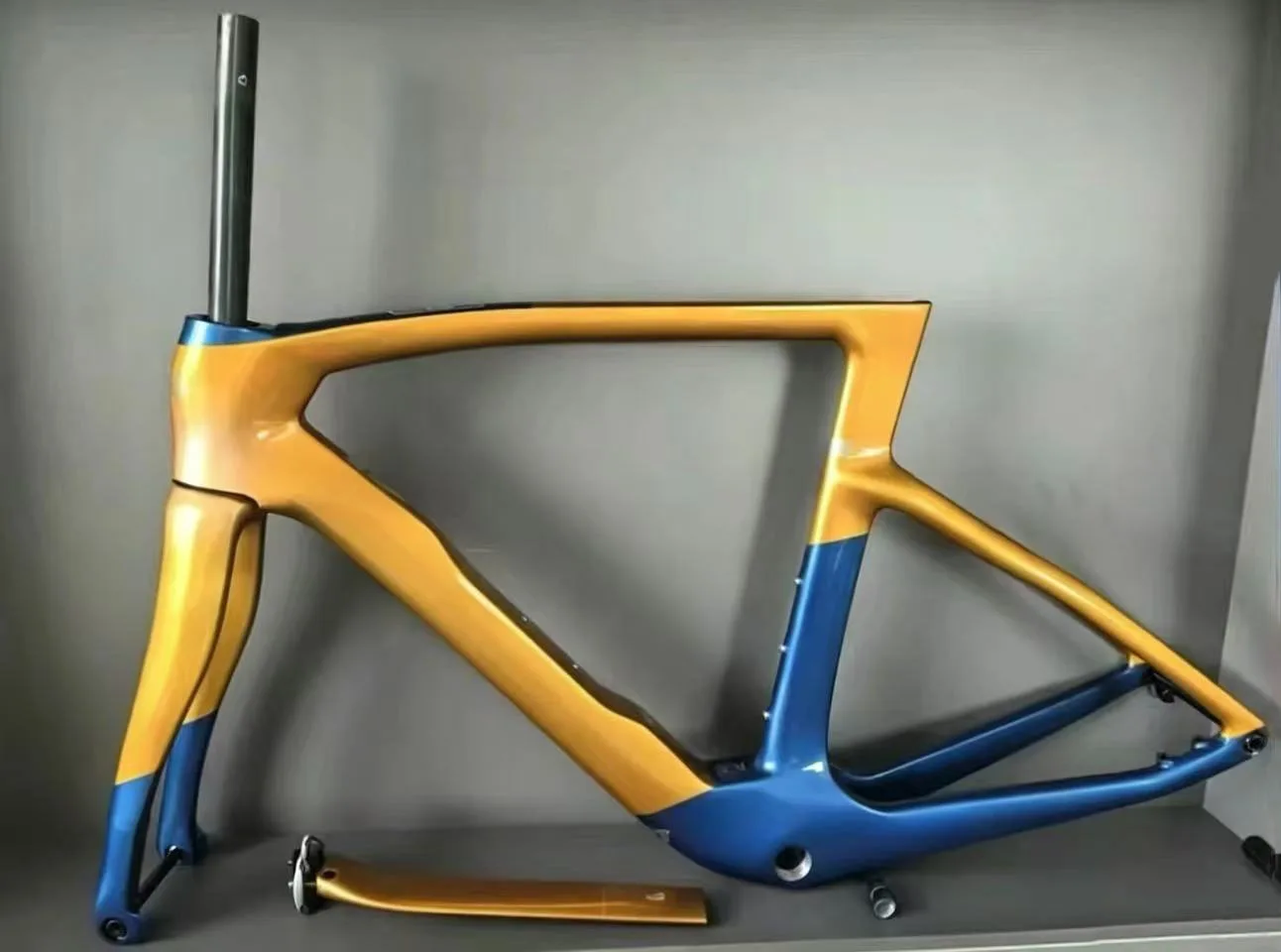 Dogma F16 2025 | Road Bike Frame | Compatible with Di2 Electronic Groupset | 865G | Custom Color Available | Disc or Rim Brake