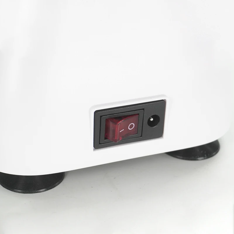 معدات المختبرات 500-2800 دورة في الدقيقة آلة خلط المختبر المدارية خلاط دوار صغير متعدد الوحدات