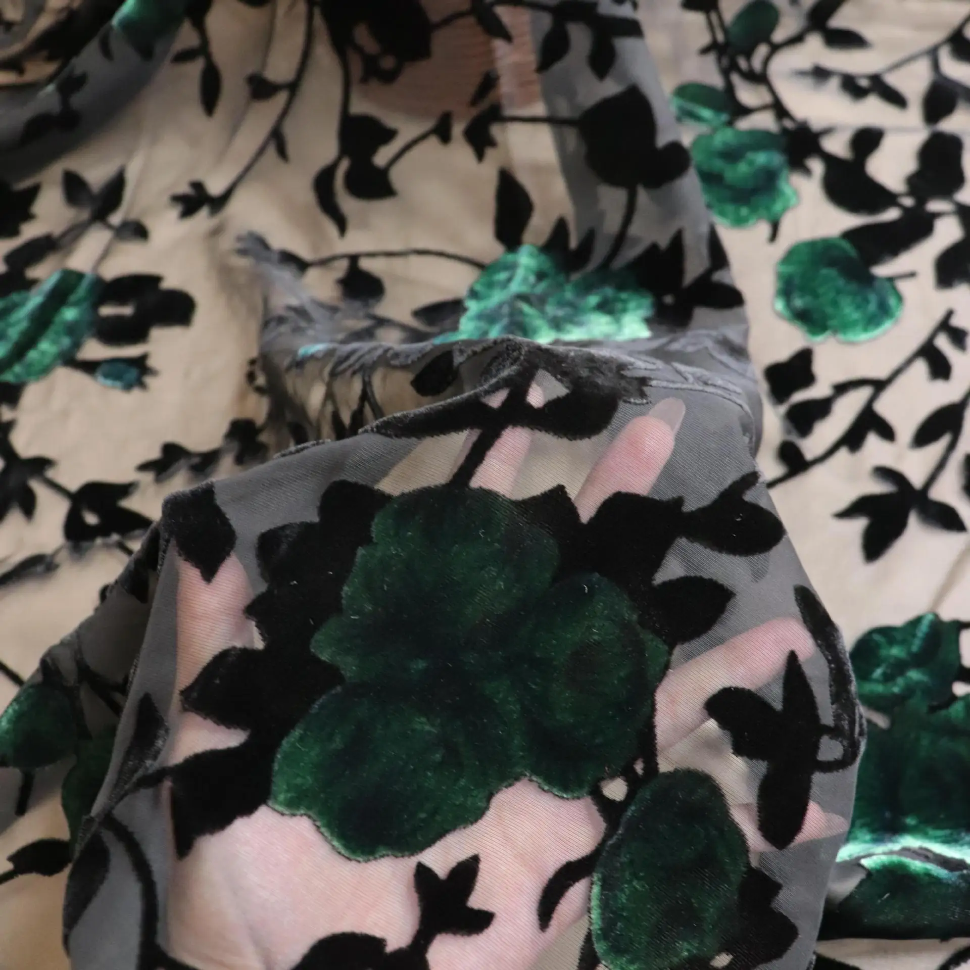 

Woven Brocade Sticky Velvet Printed Burnt out Fabric Nightdress Dress Cheongsam Cloth