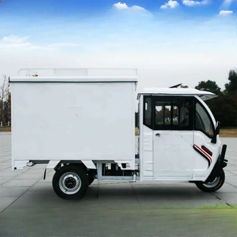 Can be equipped with solar energy mobile dining car three door market stall delivery
