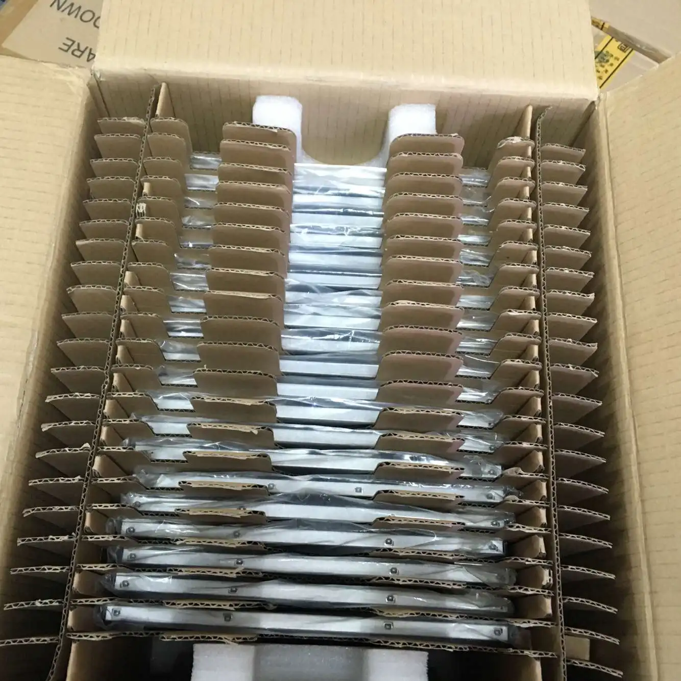 AC121SA01 AC121SA02 12.1 "800*600 module d'affichage de panneau d'écran LCD en stock