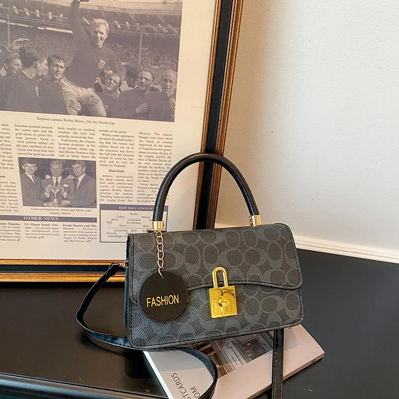 New Bag Women's New Versatile Small Square Bag Fashion Design Retro Tofu Bag High-grade Texture Shoulder Messenger Bag