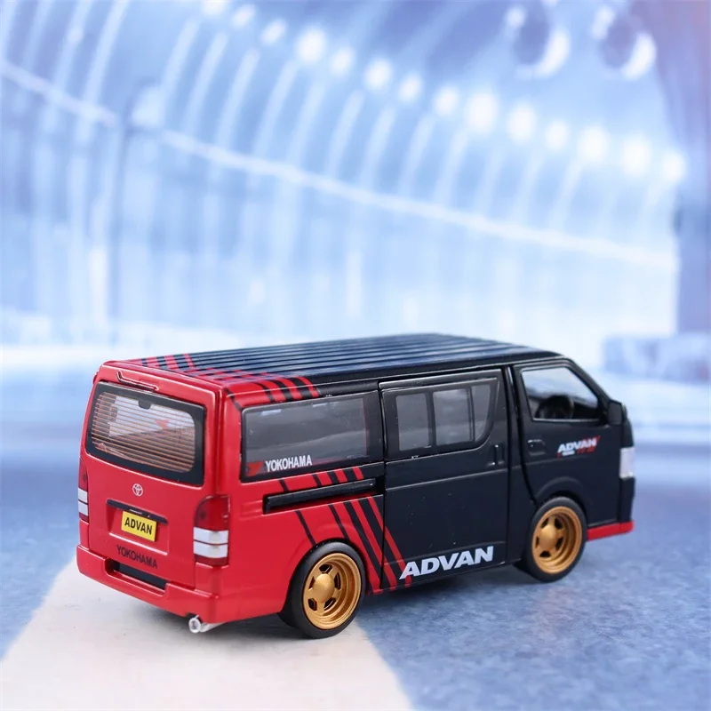 1:32 Toyota HIACE Van Passenger car Simulation Diecast Metal Alloy Model car Sound Light Pull Back Collection Kids Toy Gift F528