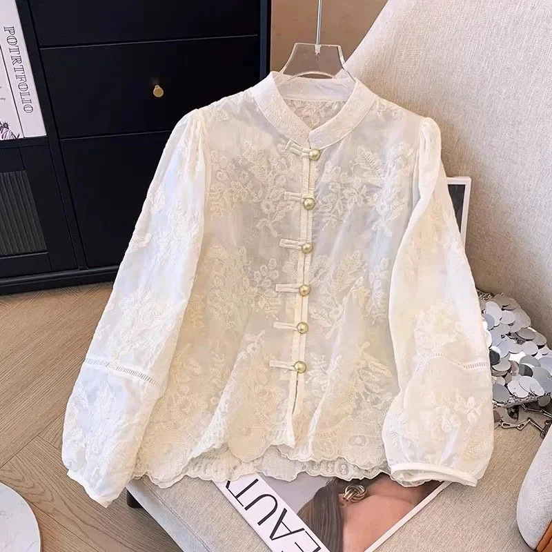 Retro New Chinese Lace Shirt for Women's Autumn 2026 New French Temperament Chinese Style, Versatile, Slimming Bottom Shirt, Top