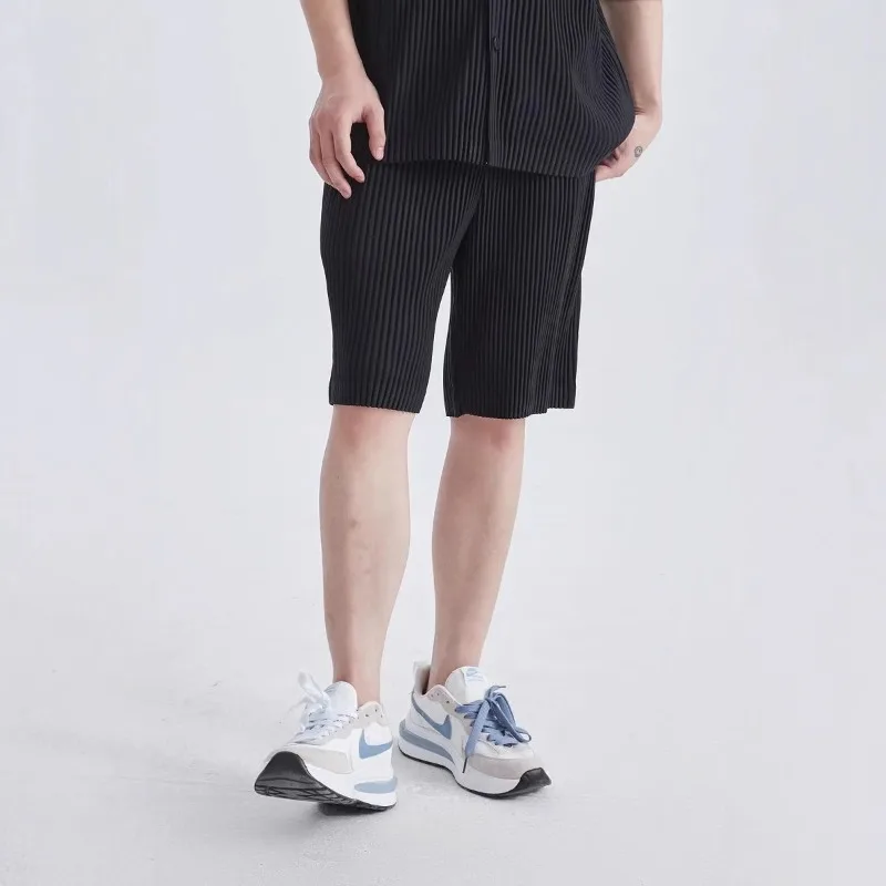 Miyake Pleated Men's Shorts Japanese Original Drape Casual Five Pants Loose Casual Versatile Youth 2025 Summer Men Clothing
