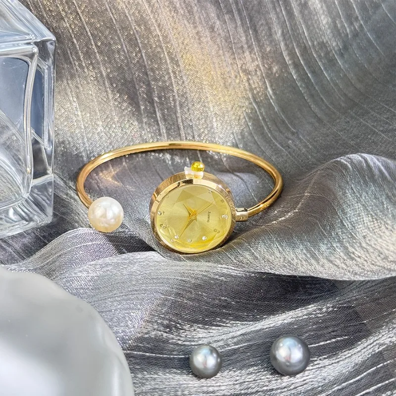 

Женские часы с жемчугом и бриллиантами, стеклянный циферблат со стразами, минималистичные кварцевые наручные часы, часы-браслет Часы Женские Наручные