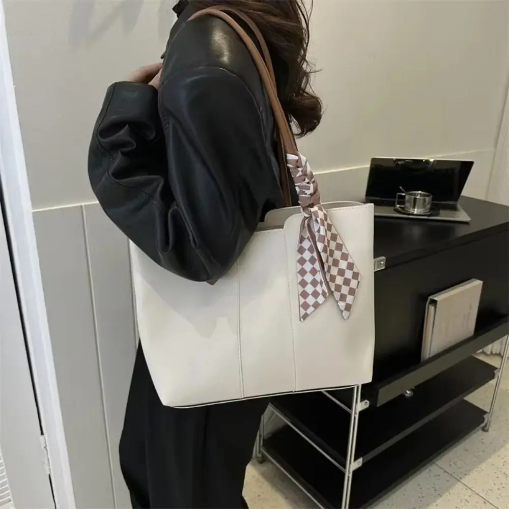 

School Bag Large Capacity PU Leather Shoulder Bag Commuting French Style Retro Underarm bag Casual Ins New Design Tote Bag Women