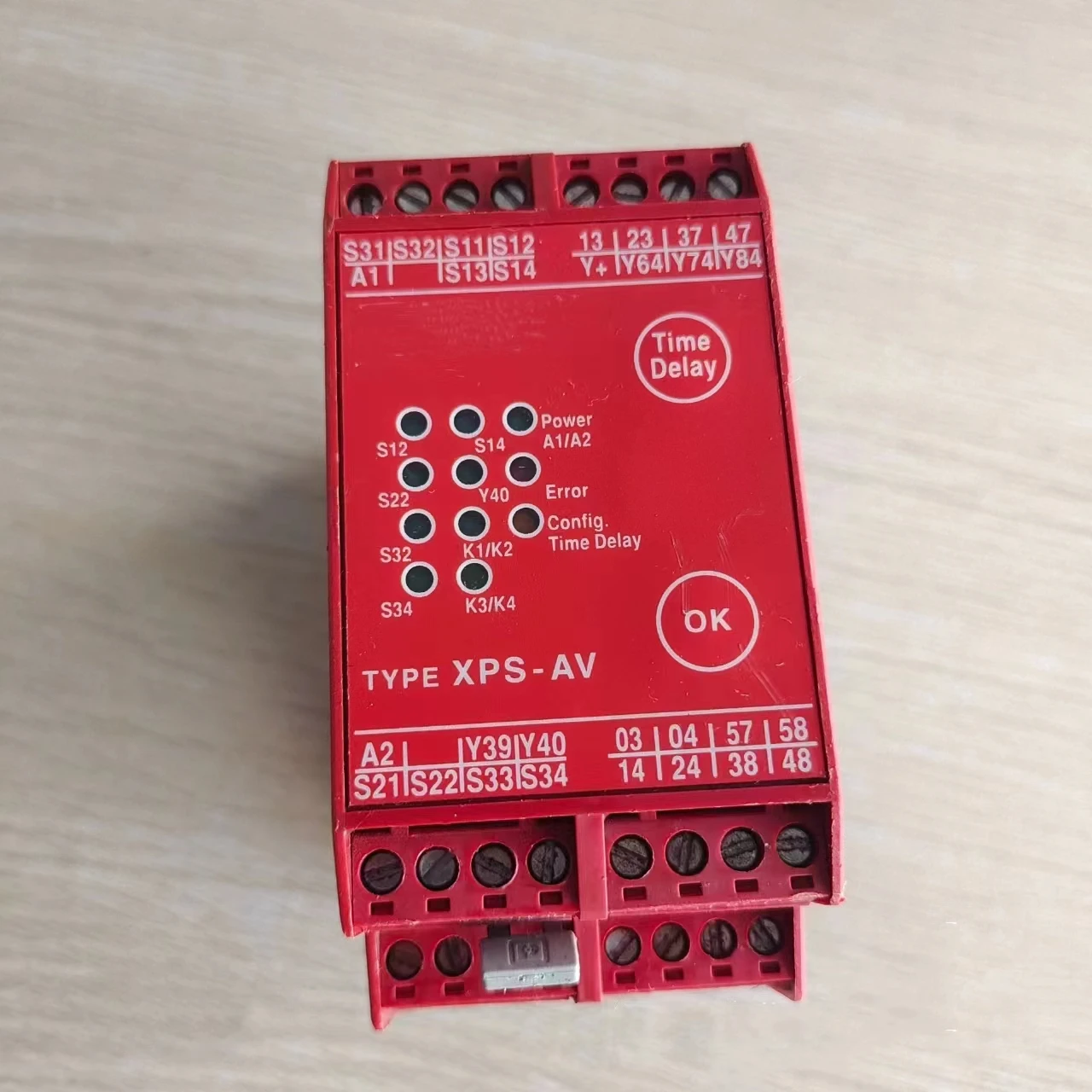 Second-hand Safety Relay XPS-AV11113P