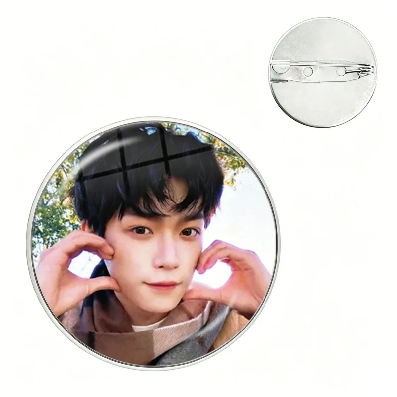 Revenged Love Glass Pins Wu Suowei Chi Cheng Round Brooches Exquisite Handmade Badge for Backpack Accessories Jewelry Gifts ﻿