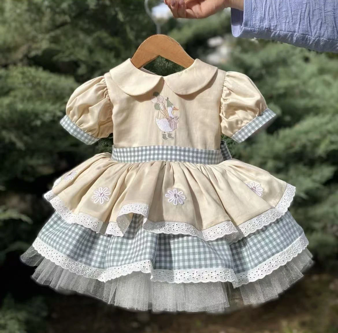 

Летнее бежевое платье для девочек 0-12 лет с вышивкой в винтажном стиле, для дня рождения, фотосессий, праздников, Ид. B525