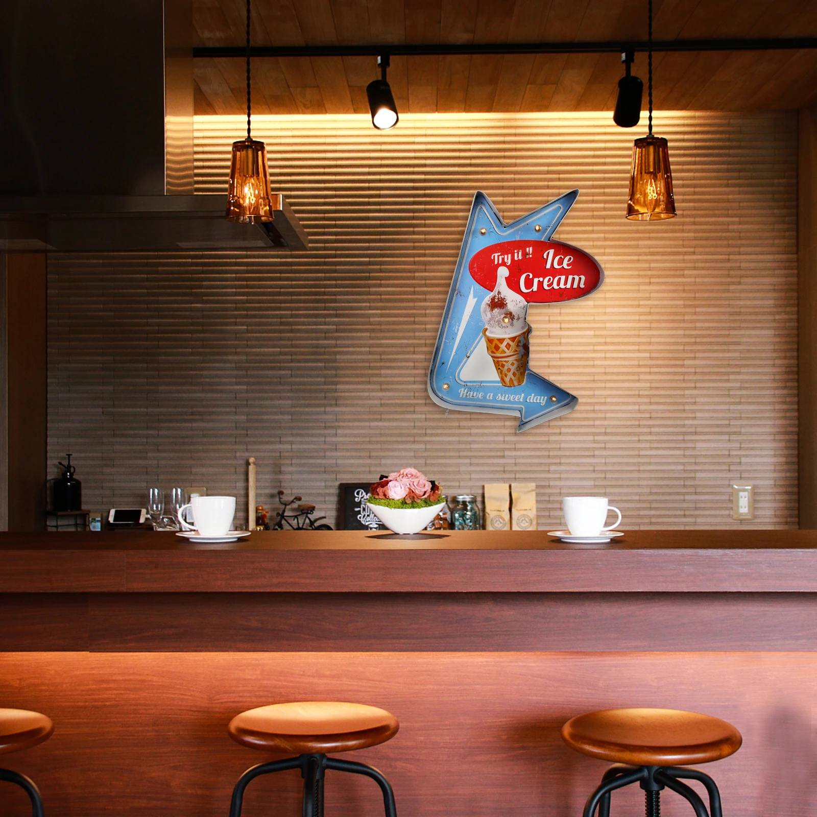

Ice Cream Sign LED Light Board Retro Style Iron Shaped Wall Decor Home Bar Restaurant Shop Atmosphere Perfect Gift