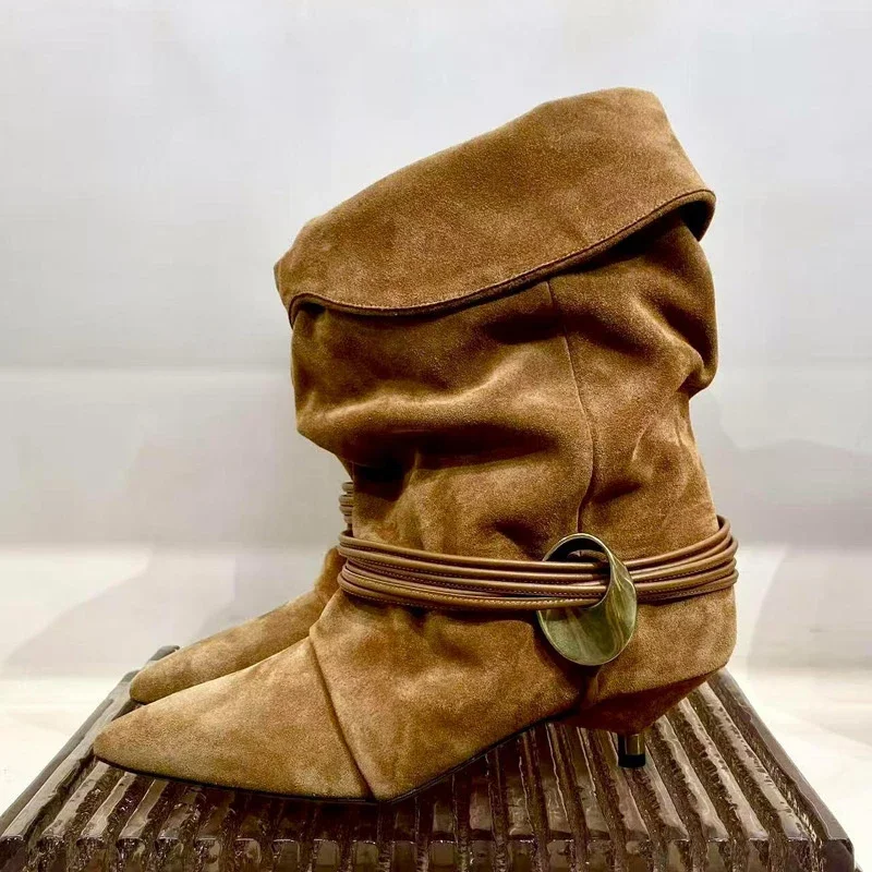 

Brown Suede Fold Pleated Women Ankle Boots Metallic Decorative Pointed Toe Winter Designer Boots Cozy Low Thin Heel Party Shoes