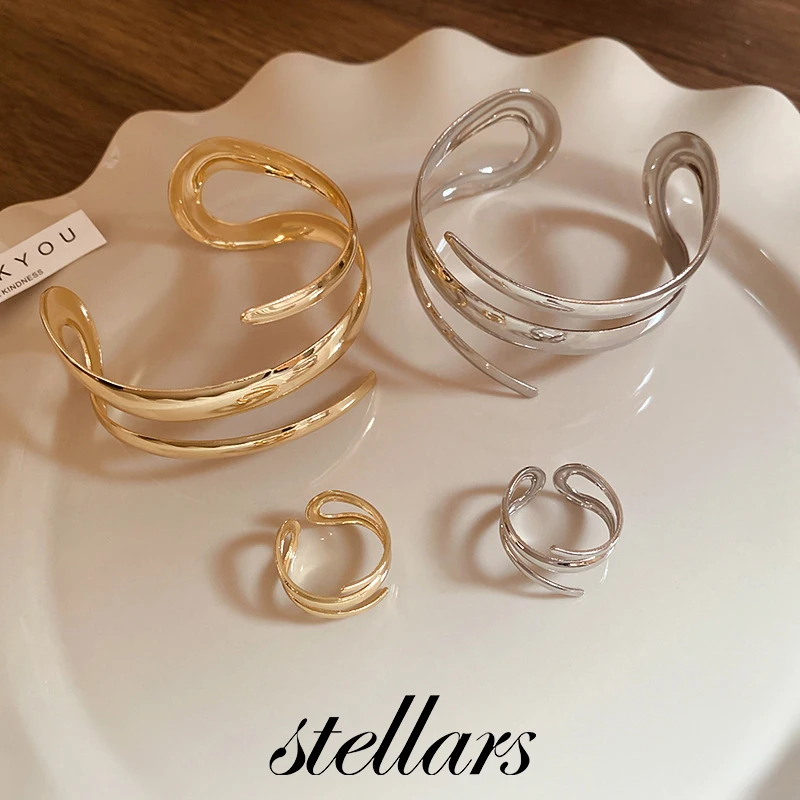 

Wide Band Hollow Open Ring Bracelet - European & American Style, Bold Fashion, Luxury High-End Arm Cuff, Elegant Women's Bangle