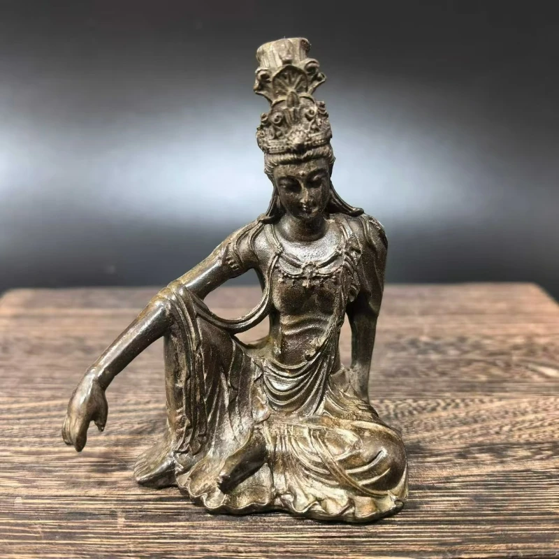 

Retro Handcrafted Copper Kwan Yin Statue, Realistic Water-Moon Guanyin Figurine for Home, Office and Meditation Space Decor
