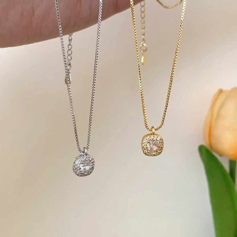 ペンダントネックレス レディース シンプル プレーンチェーン 鎖骨チェーン 気質 多用途 ネックレス アクセサリー