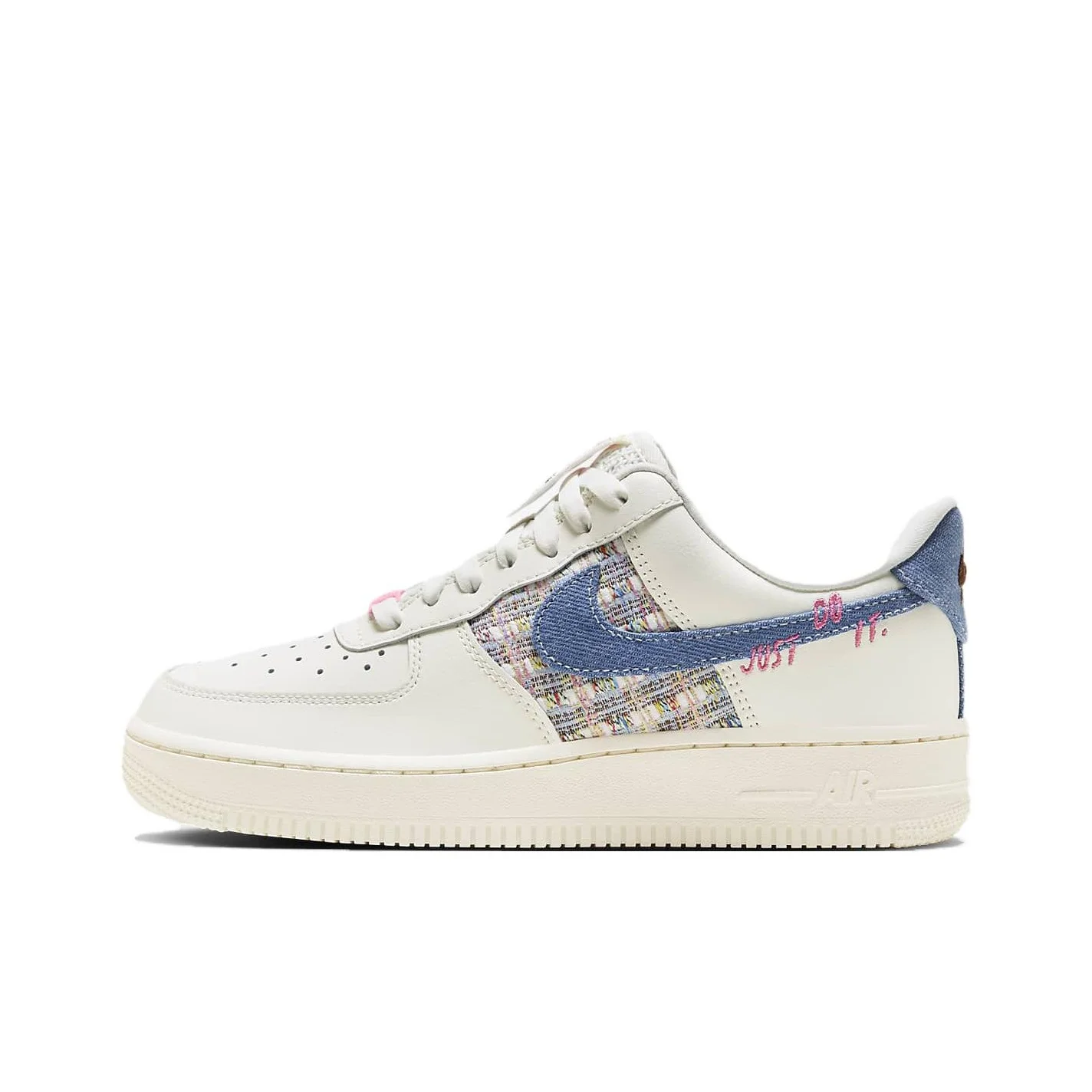 حذاء نايك إير فورس 1 للنساء من - مراجعة Nike Shoes Air Force 1 وسعره