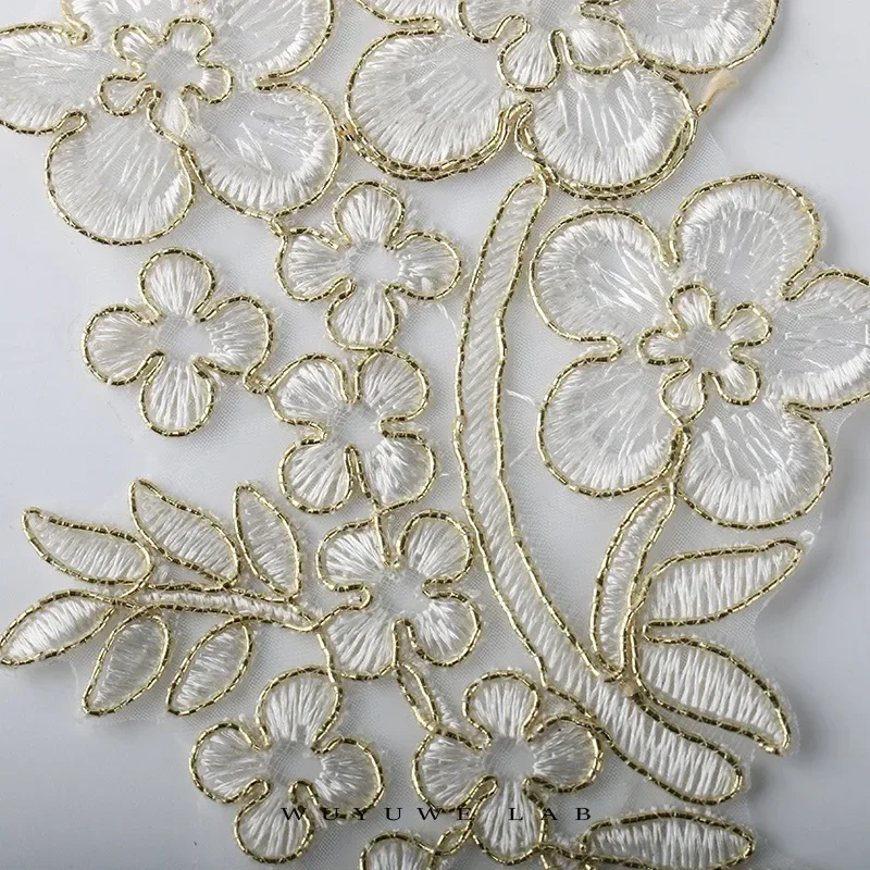 4 pz/lotto Oro Bianco Del Merletto di Applique Patch Fiore Del Merletto Del Tessuto per la Sposa Da Sposa Indumento Accessori di Stoffa FAI DA TE di larghezza 23x12cm