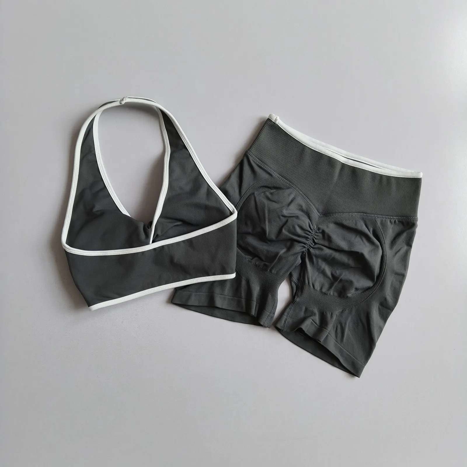 2-teiliges nahtloses Sport-Set mit Push-up-BHs für Damen, geeignet für Laufen und Aerobic, hochelastische, hüftformende Sport-Shorts. – Detail 10