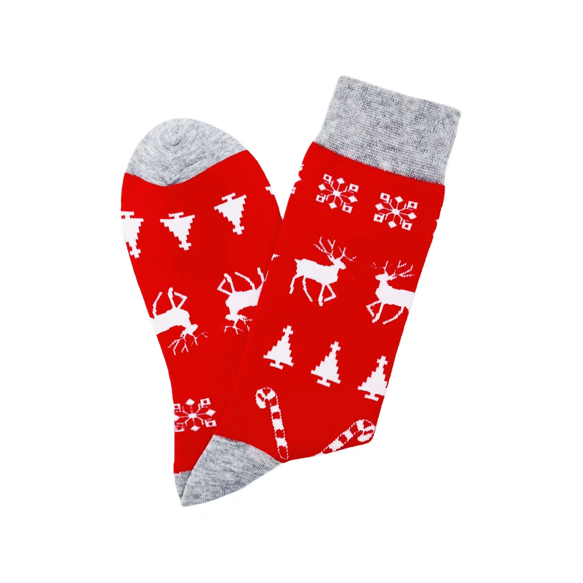 1 Paar fertige, neue, lässige, trendige Socken mit Weihnachtselementen in der Mitte der Wade