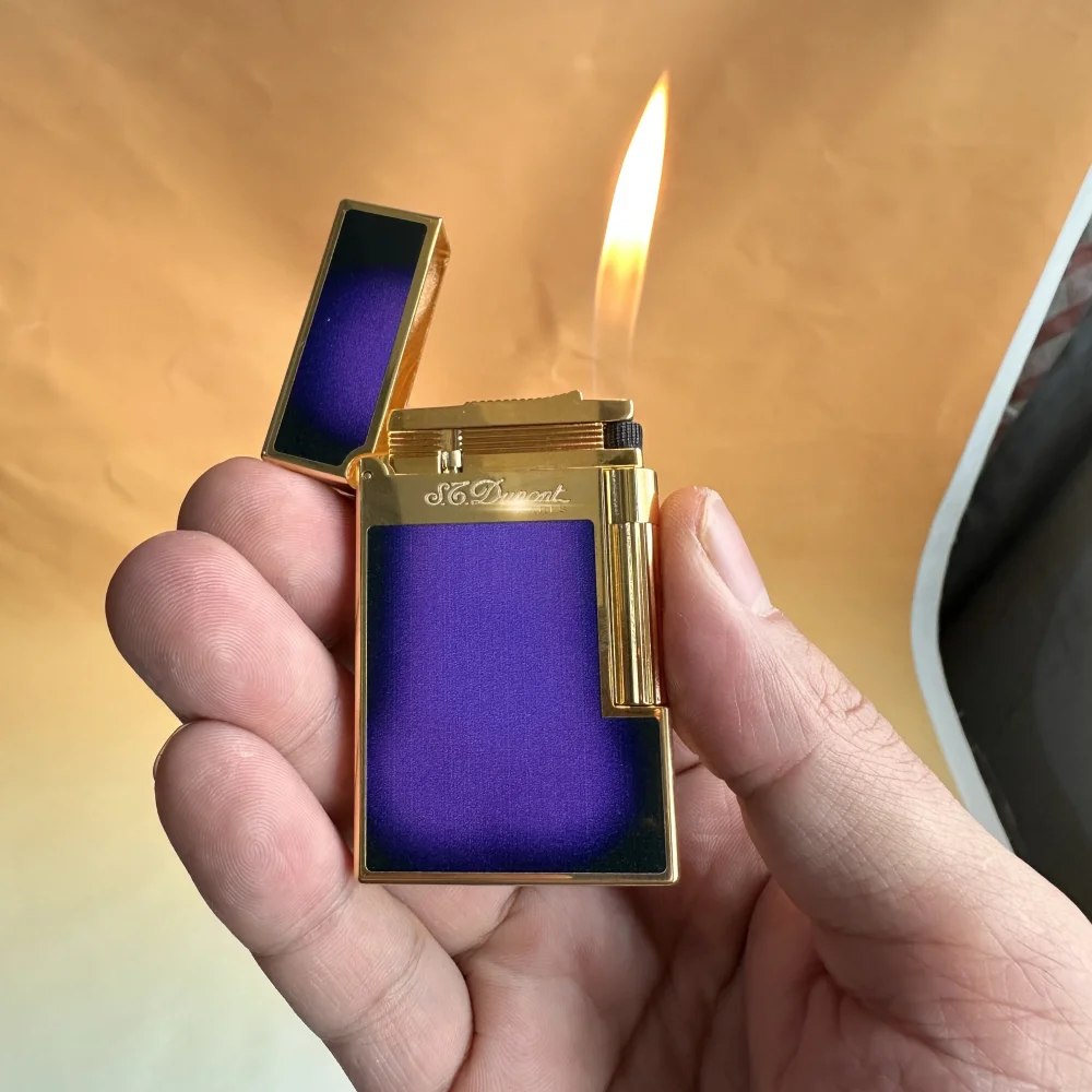 Dupont lighter  Een luxe merk-aansteker, een klassiek design, perfect als cadeau voor mannen, en inclusief een set op maat gemaakte accessoires. Dupont  Logo - afbeelding 2