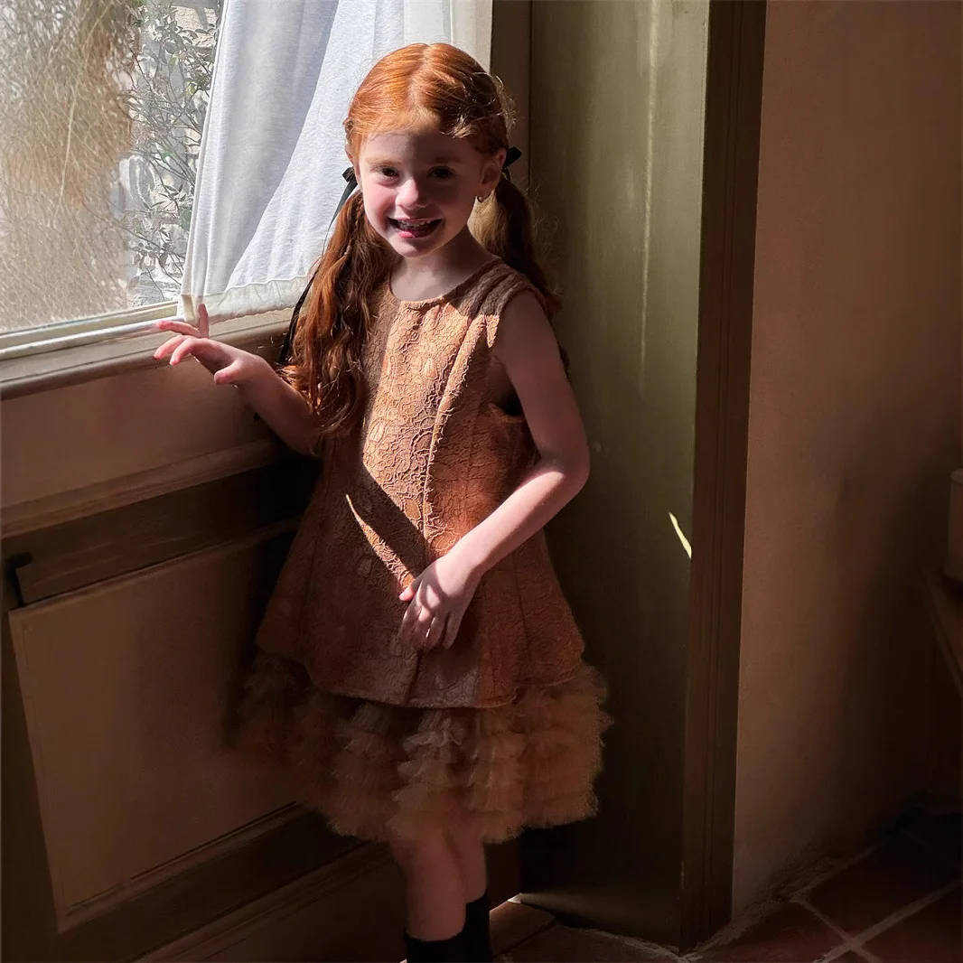 فستان سهل الارتداء لربيع وصيف 2025، فستان جديد بلون سادة بدون أكمام من الدانتيل، ملابس أطفال بنات