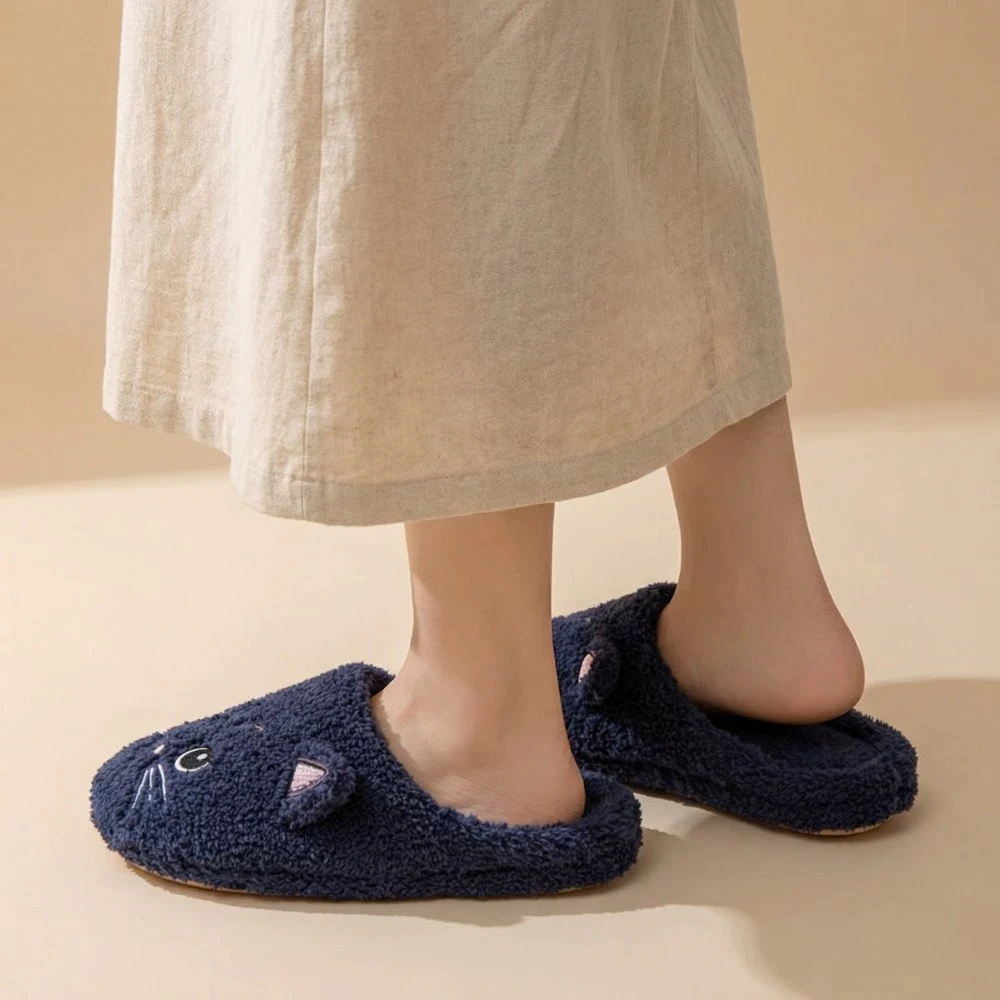 Cozy Unisex Plush Slippers with Cat Embroidery – Warm, Quiet, and Soft Indoor Footwear for Couples (Autumn/Winter)