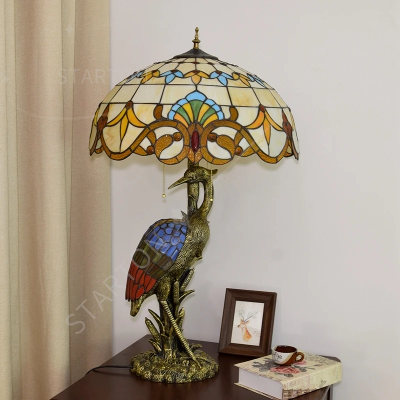 

Baroque Glass Decorative Table Lamp Tiffany Church Glass Classic Living Room Lamp Retro Crane Art Table Lamp