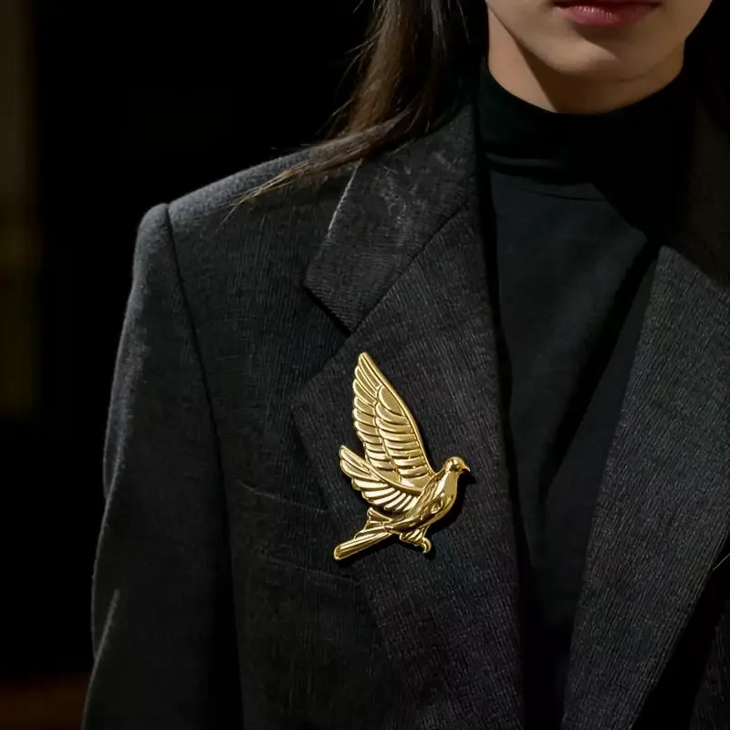 Vintage Gold Tone Oversized Brooch Bird High Heel Flower Statement Lapel Pin For Women Suit Coat Jewelry