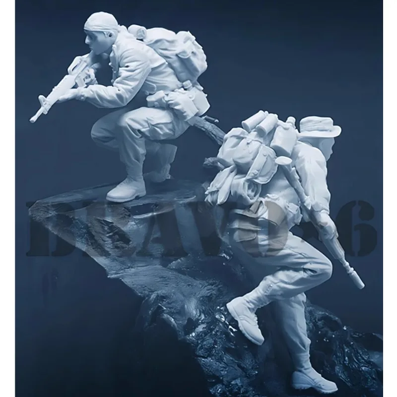 GK1/35 World War II Soldier Resin Model Spot Figure Soldier Military Theme White Mold