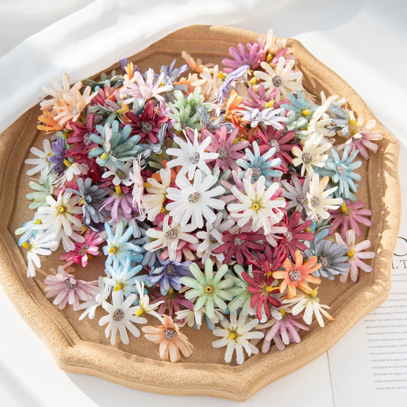 

100PC Artificial Flowers 4CM Mini Silk Daisy Party Wedding Decorative Home Decoration Christmas Wreath Fake Diy Cake Candy Box