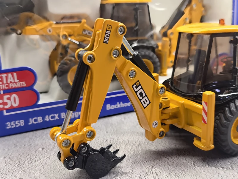 1:50 Scale Diecast Alloy JCB 4CX Backhoe Loader Engineering Vehicle Toys Cars Model Classics Adult Souvenir Gifts Static Display