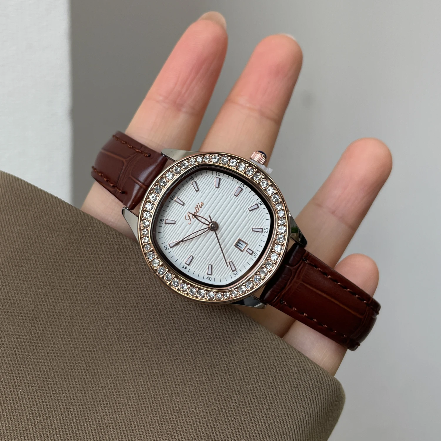 

Luxury Large Dial Women'S Watch, Artistic Style, 2026 New Trendy Watch, Gift For Women, Quartz Fashion Watch, Unique Wristwatch.