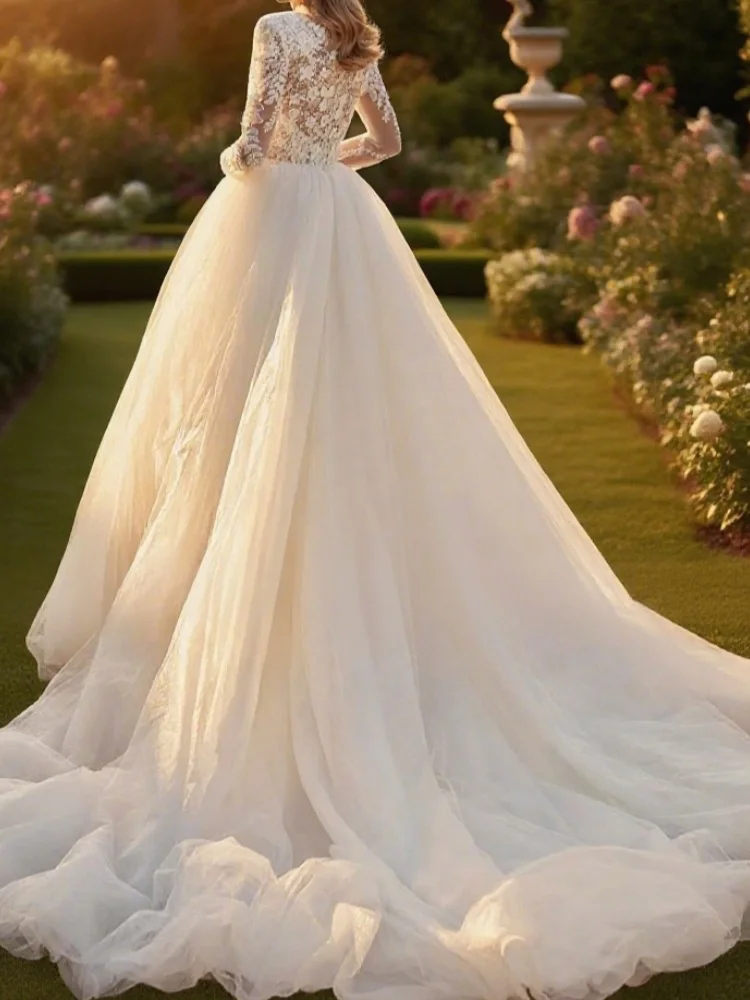 맞춤 제작된 반짝이는 플로럴 레이스 하이 칼라 A라인 웨딩드레스, 시크하고 매끄러운 튤과 자수 레이스 브라이덜 가운