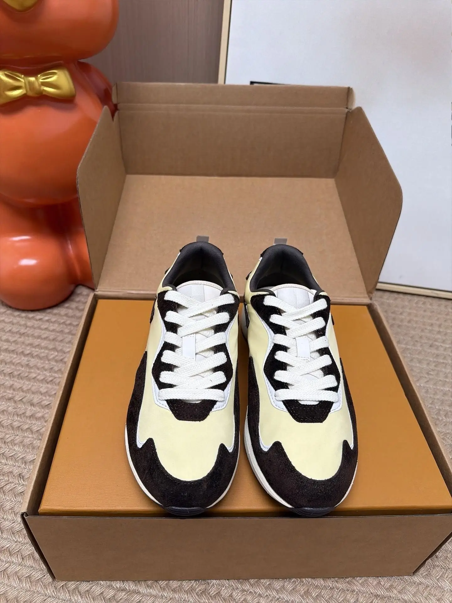 : Unisex Cream Dark Brown Color Block Running Sneakers, Suede & Fabric Patchwork Lace Up Thick Sole Casual Walking Shoes