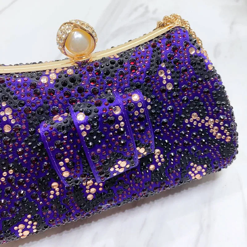 

Fashion Italian Designer 2024 Luxury Elegant Pearl Chain Clutch Bag Bright Diamond Print Summer Party Dinner Women's Purple Bag